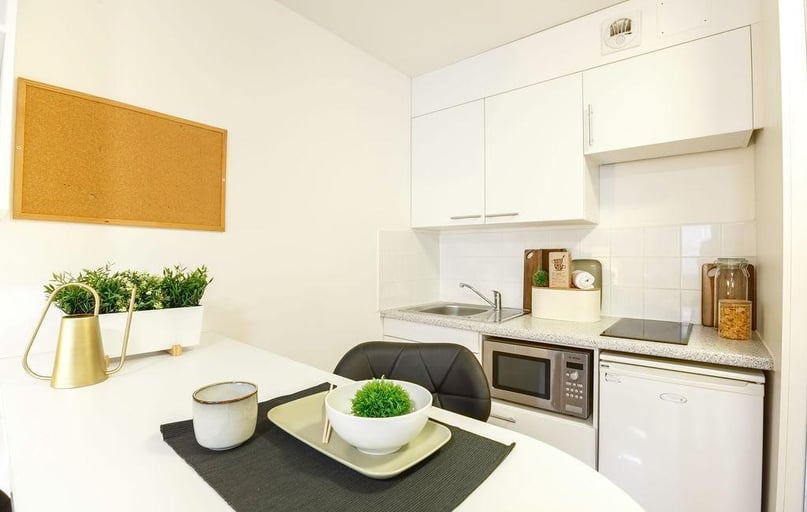 Alexandra Road, Mutley, Plymouth - Image 1